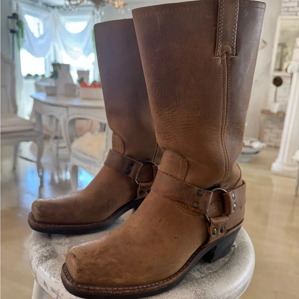 Frye Brown Leather Riding Boots only worn a couple of times - Picture 2 of 5